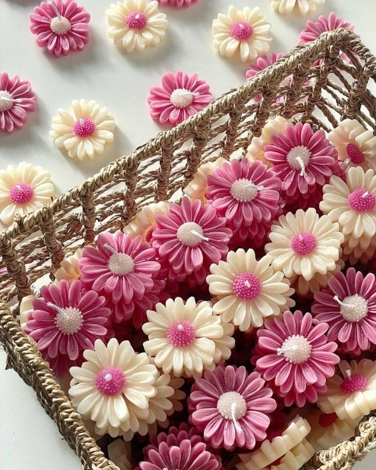 Eternal Bloom Flower Candle
The bouquet that never fades.